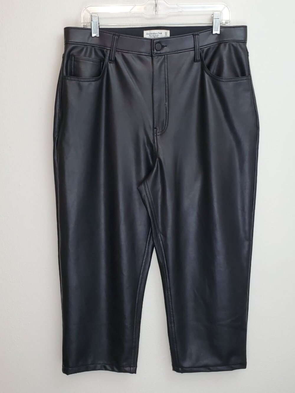 Abercrombie & Fitch The Ankle Straight Ultra High Rise, faux leather